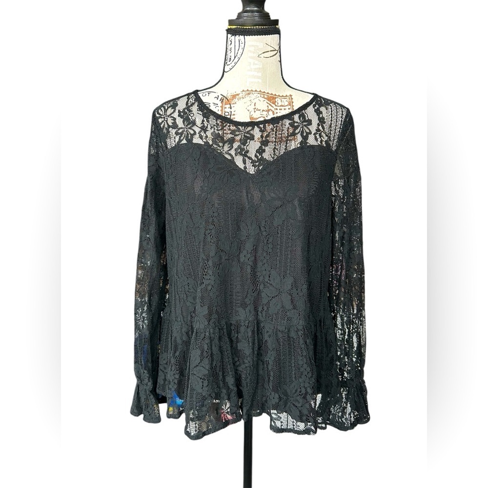 Andree by Unit Elegant Black Babydoll Lace Top NWT size medium